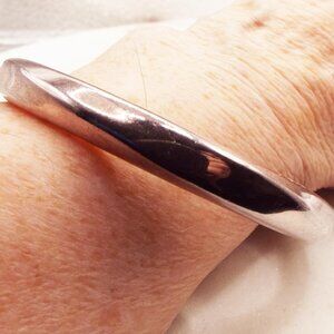 ISRAELI STERLING FACETED SHAPE HOLLOW FORM BANGLE BRACELET 30